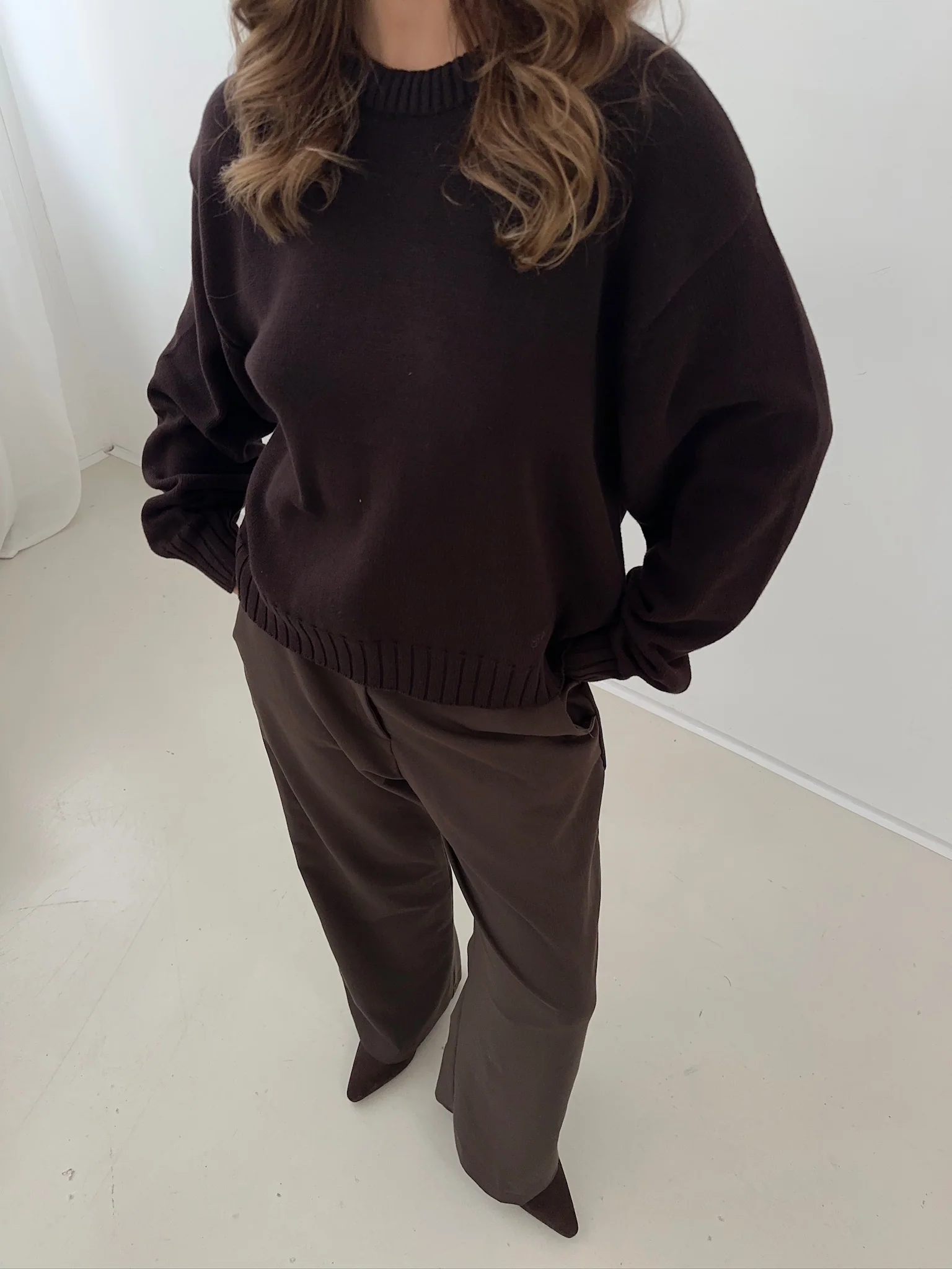 all day light knit sweater chocolate - Image 6