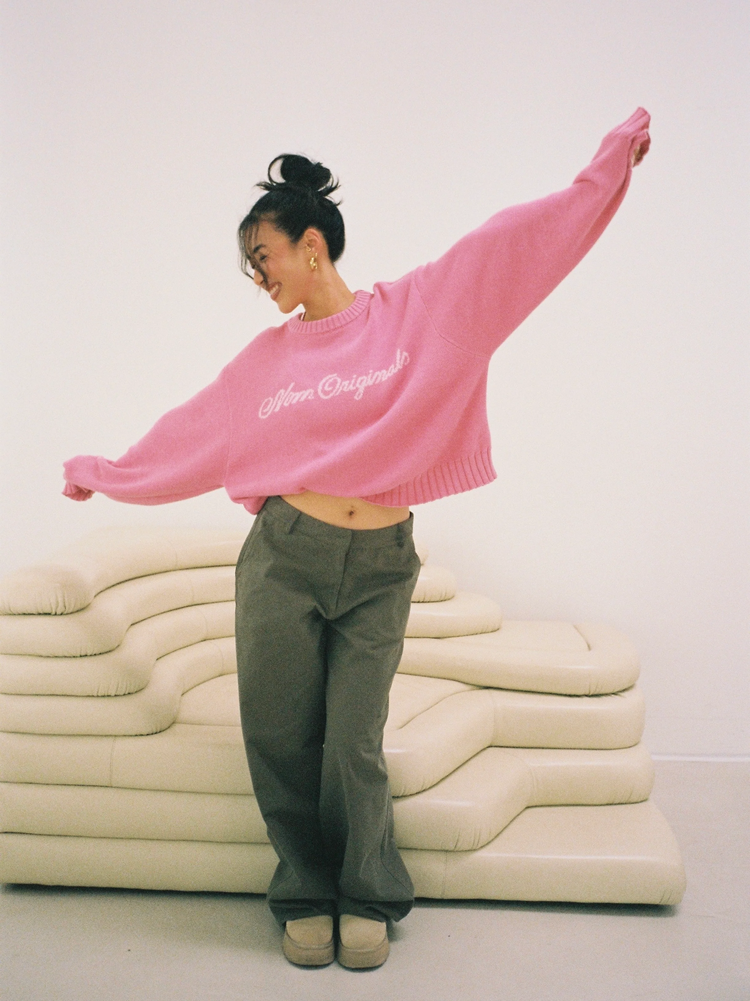 all day light knit sweater logo magenta - Image 10
