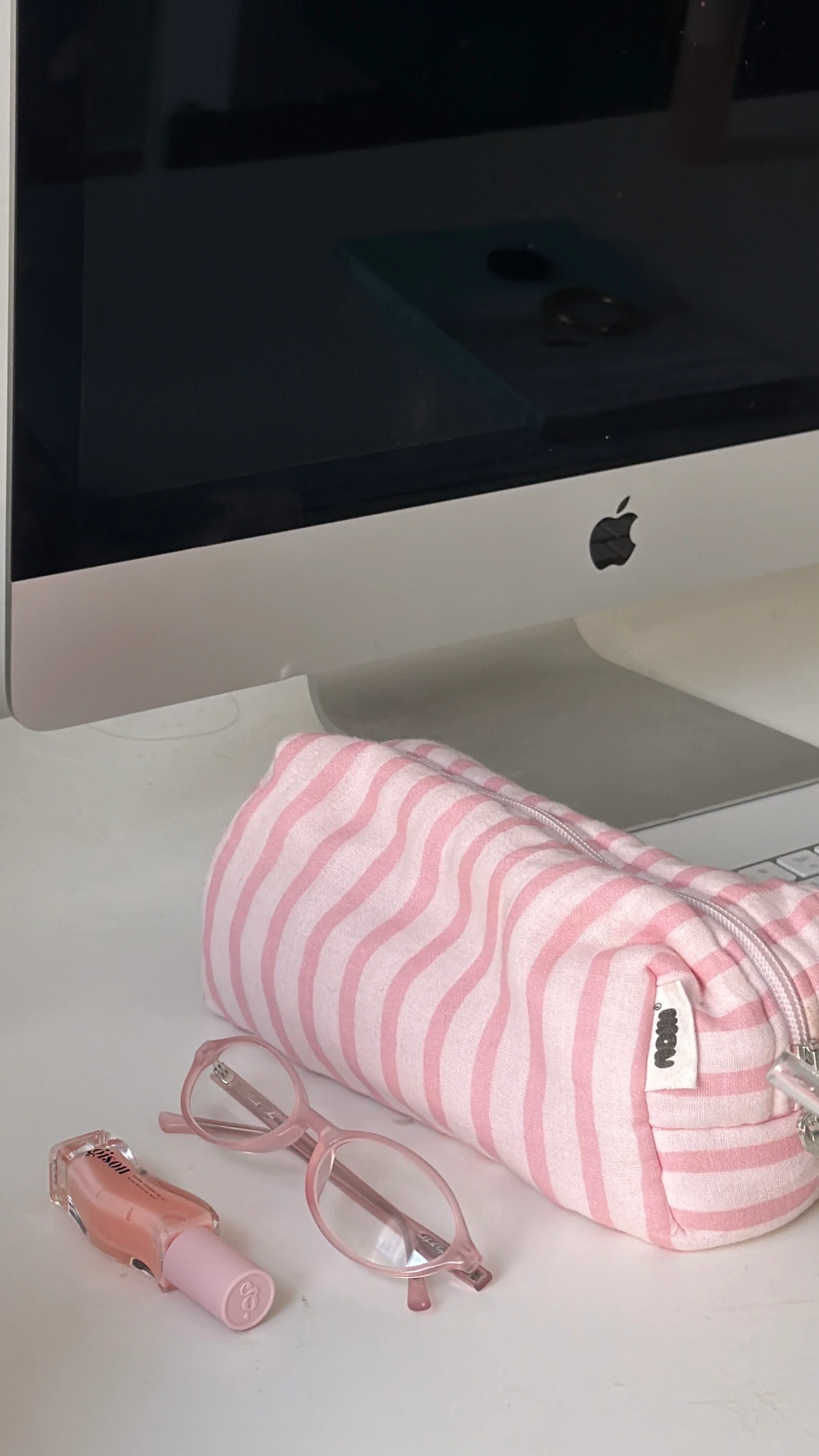 cosmetic bag pink stripes - Image 12