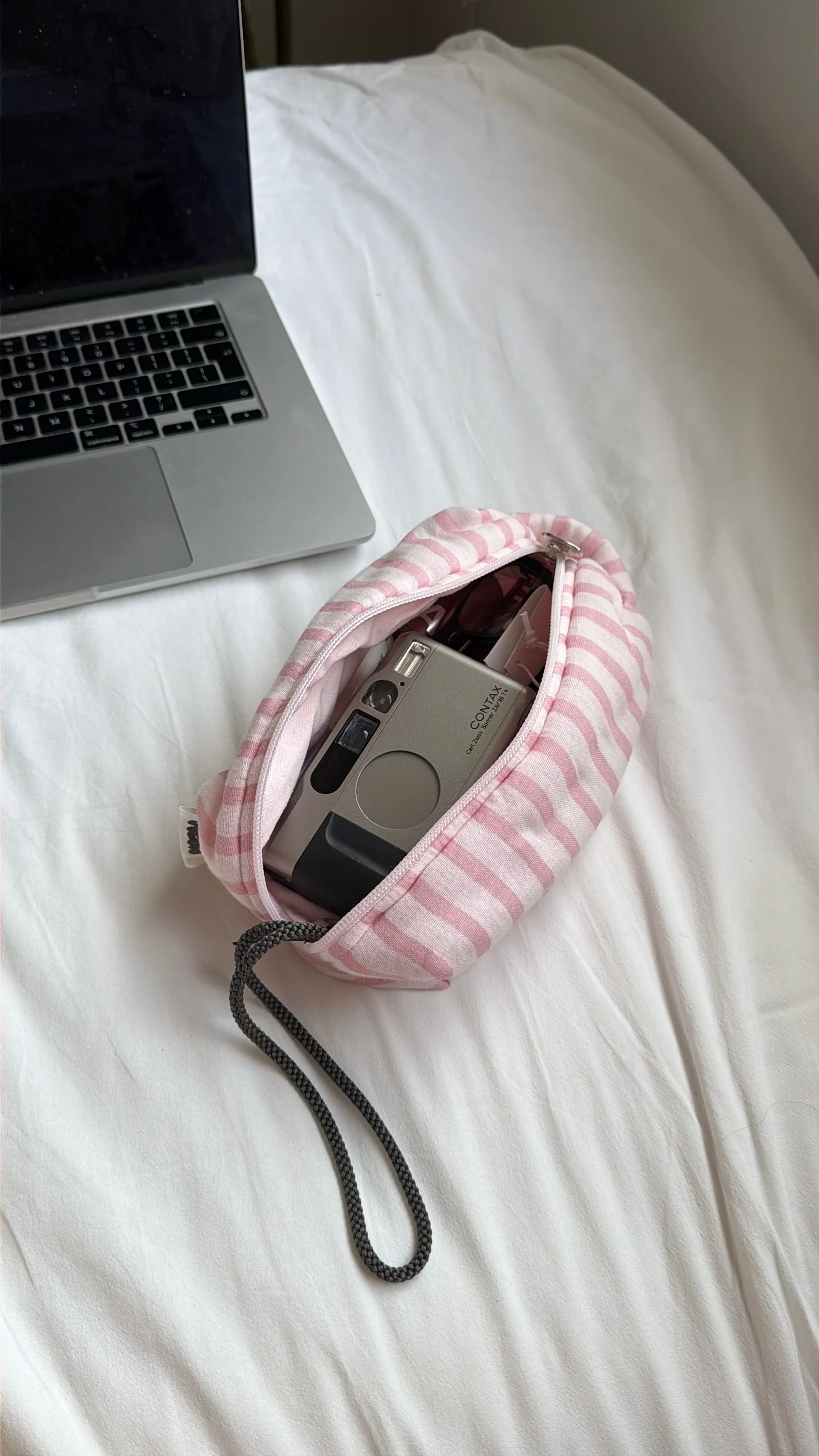 cosmetic bag pink stripes - Image 9