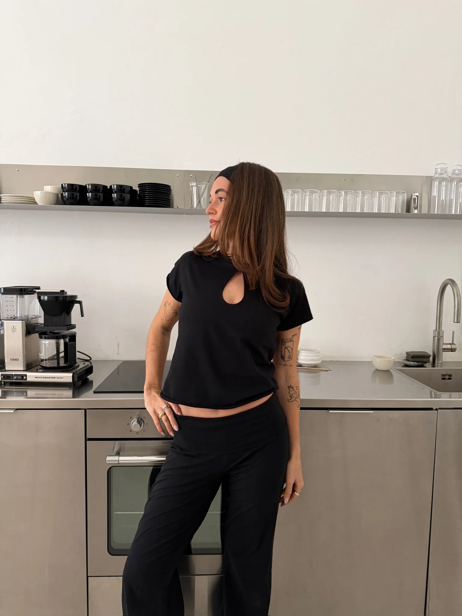 x lethilda cut out tee black - Image 8