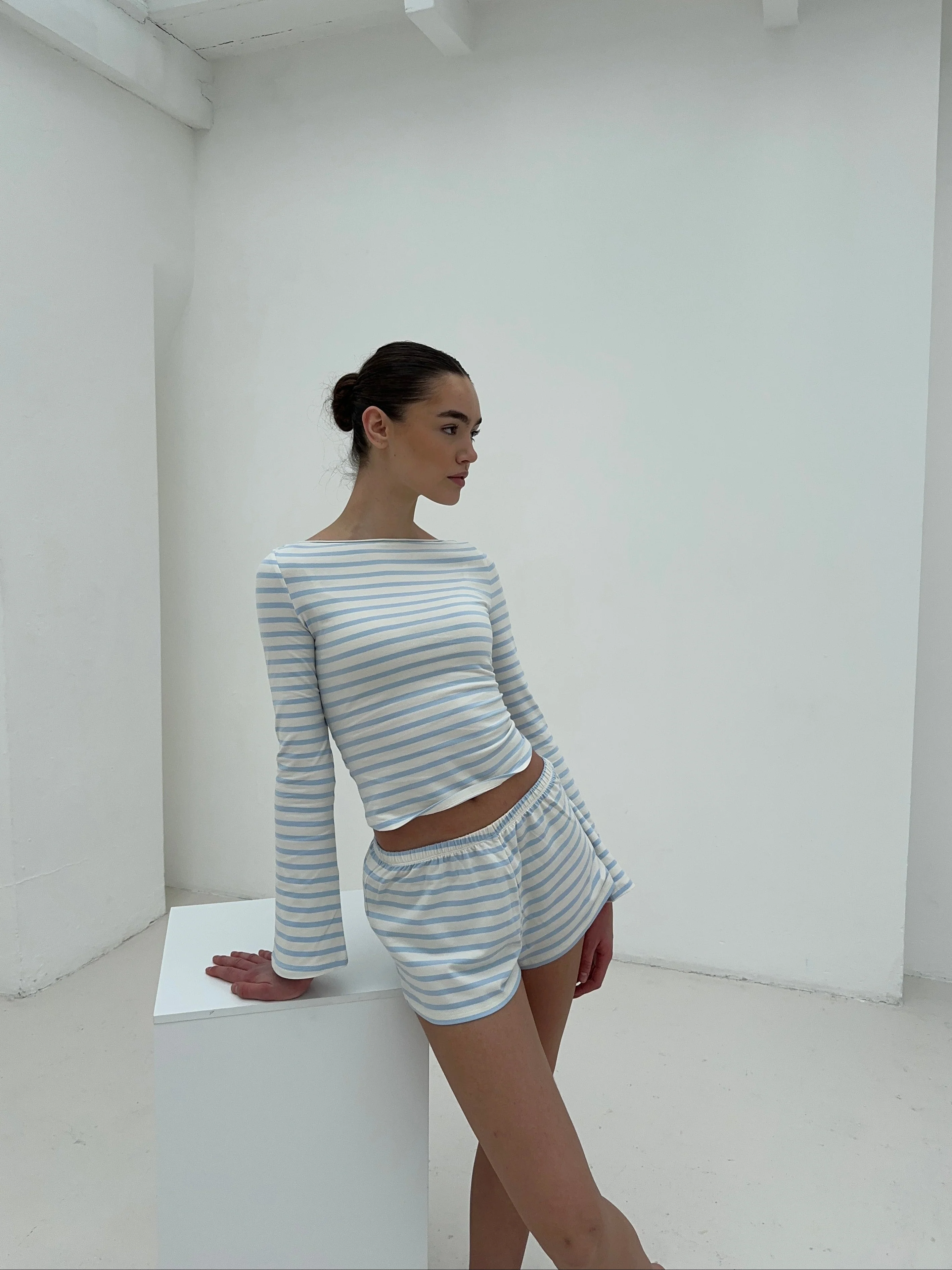 dream shorts cream blue stripes - Image 5