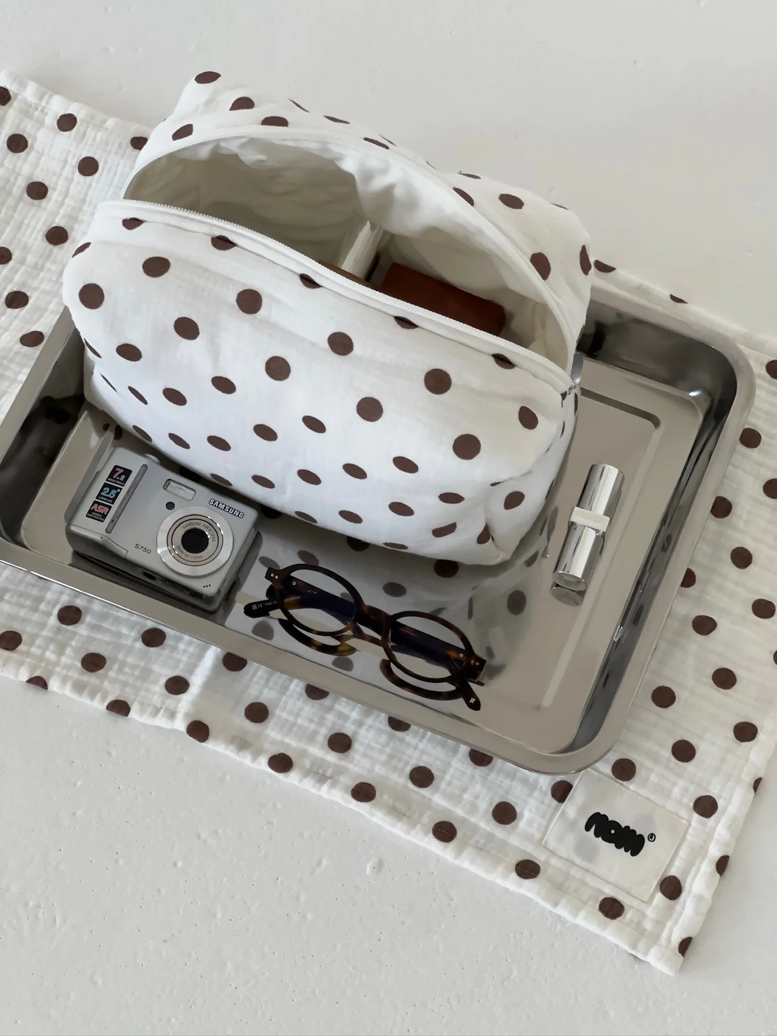 harper kitchen towel polka dots - Image 3