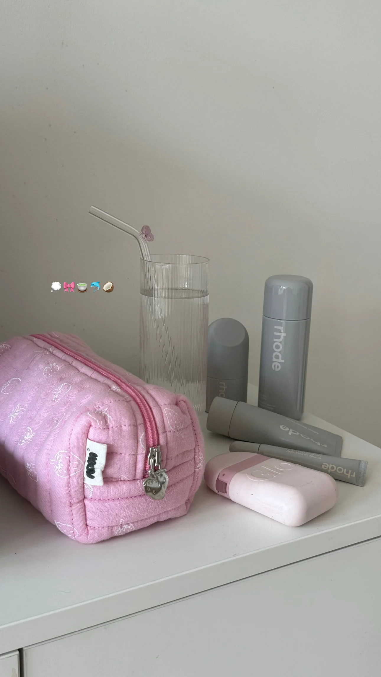 cosmetic bag pink berries - Image 3