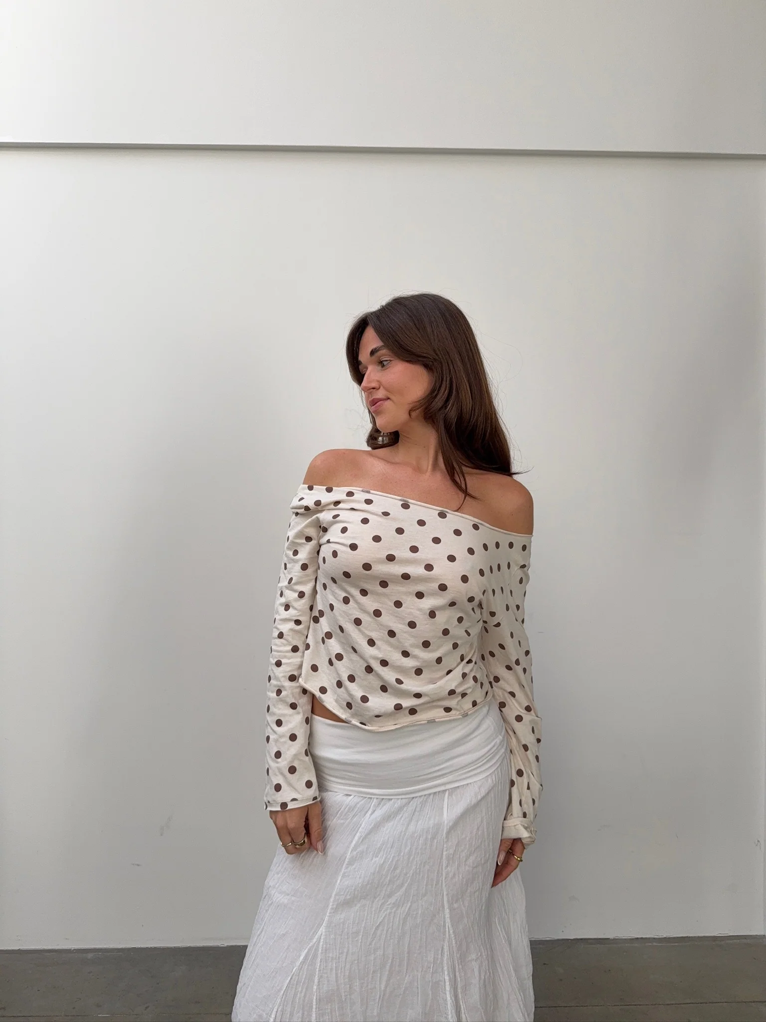 offshoulder longsleeve polka dots - Image 5