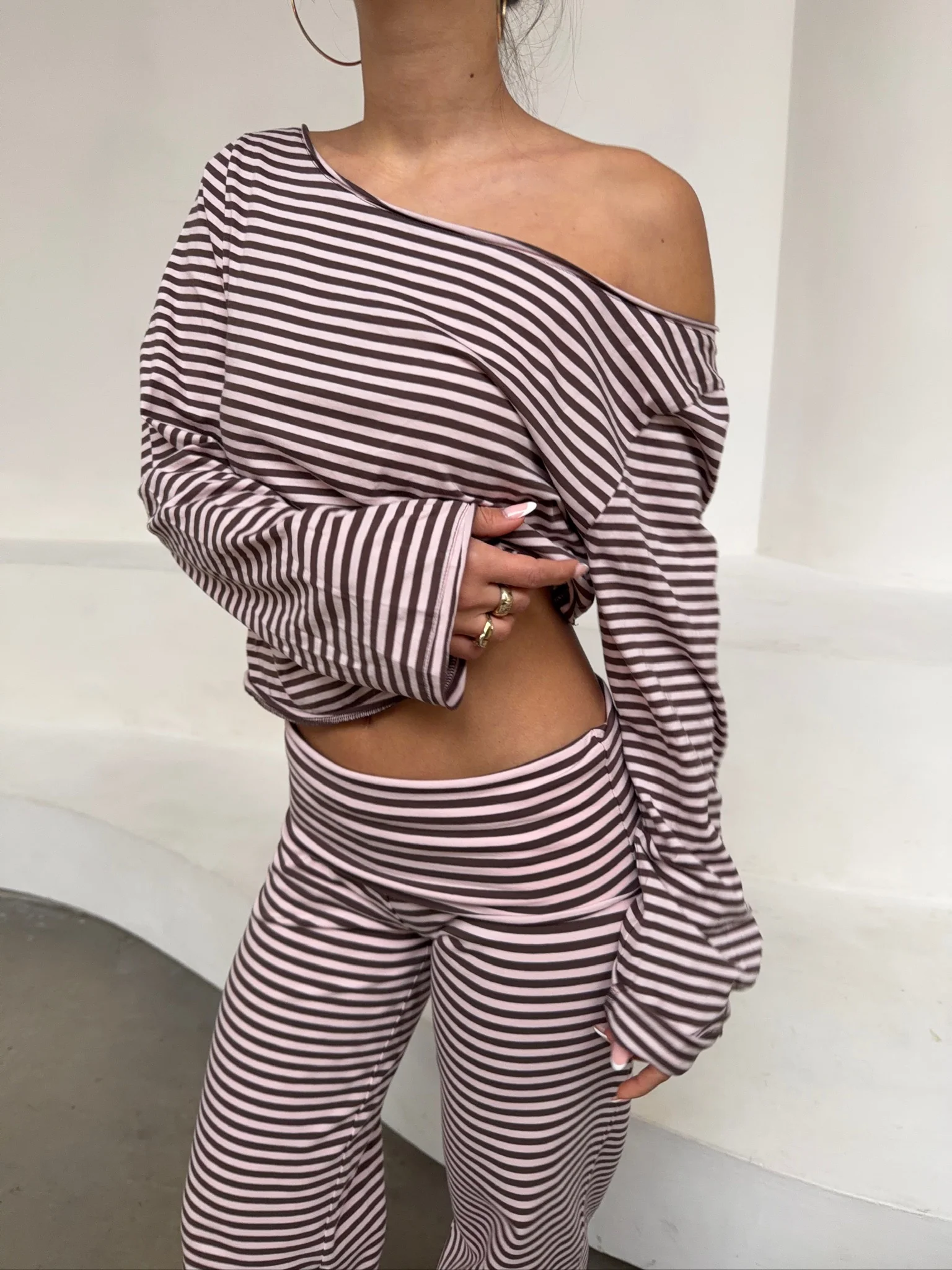 offshoulder longsleeve strawberry chocolate - Image 4