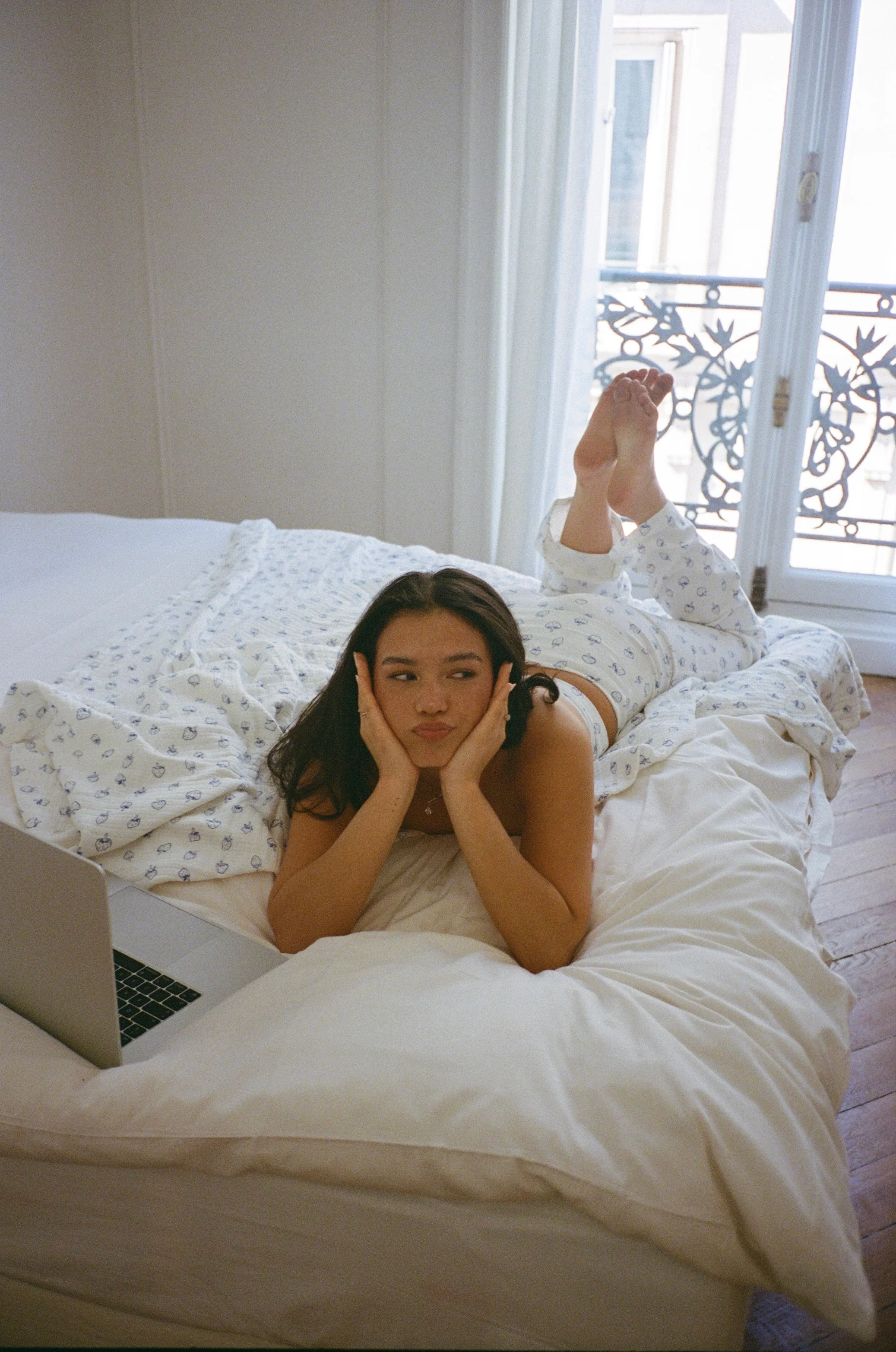 olivia bed cover berries - Image 8