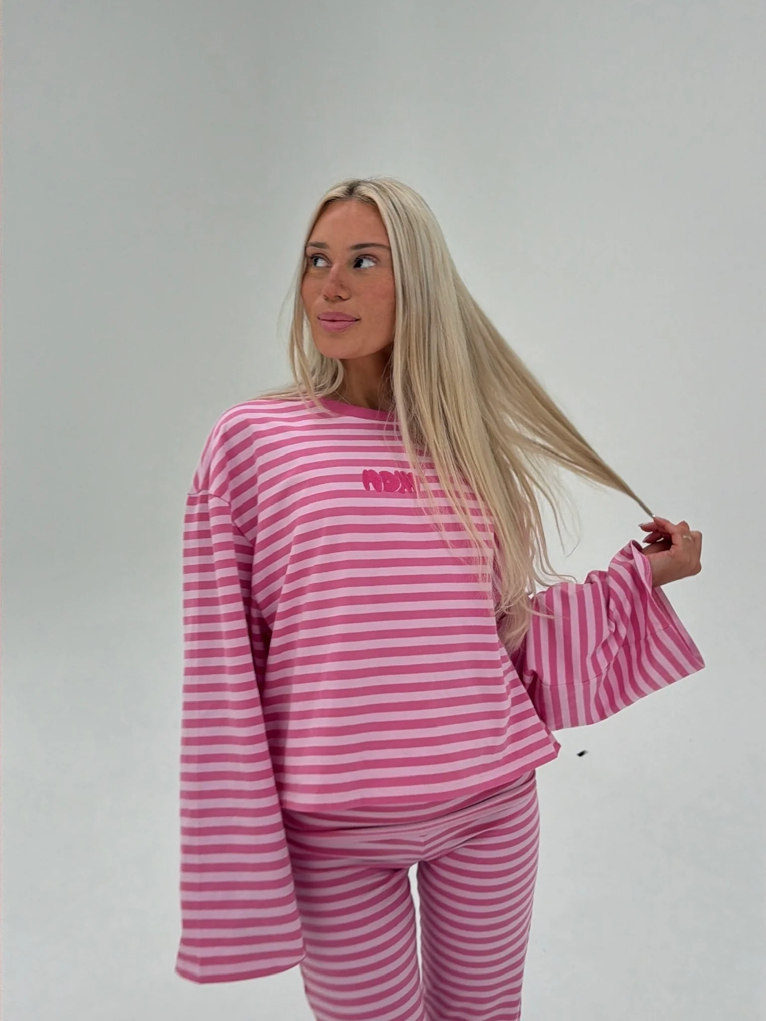 x lethilda oversized longsleeve magenta stripes - Image 8