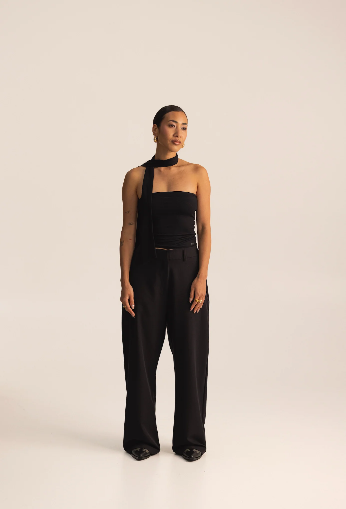 sleek tube top w/ scarf black - Image 4