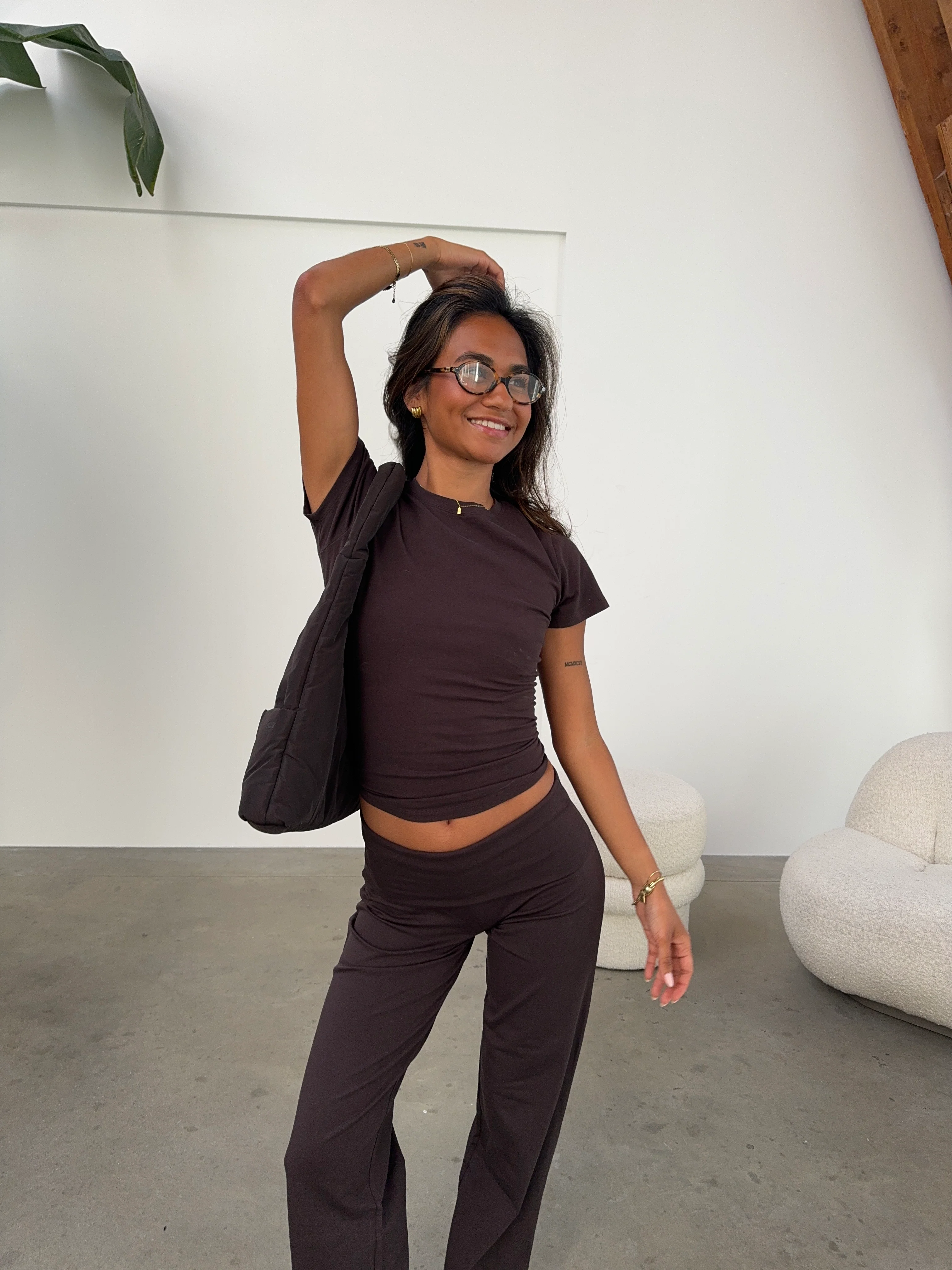 soft tee long dark brown - Image 8