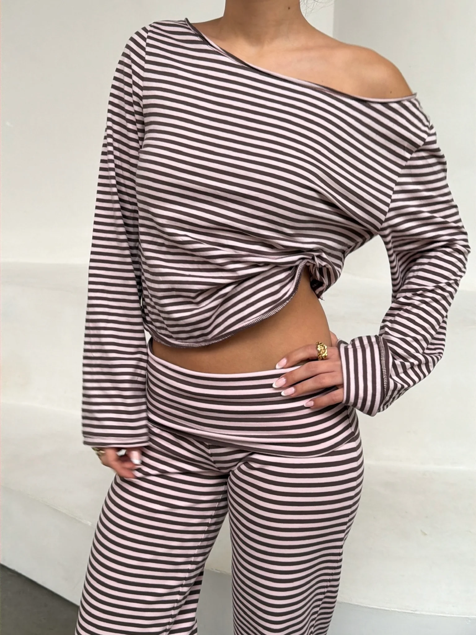 strawberry chocolate offshoulder longsleeve set + hairband - Image 4