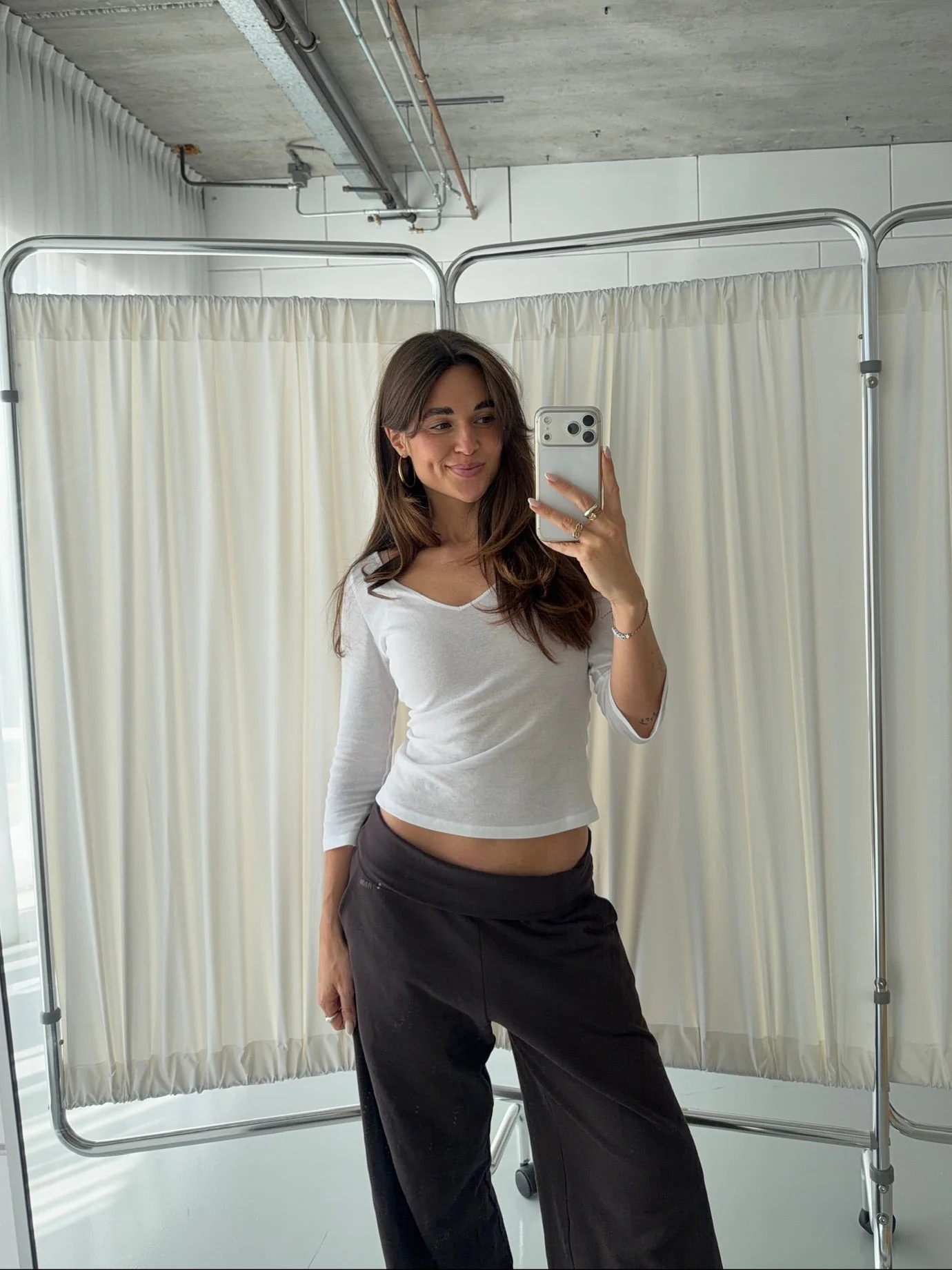 v neck 3/4 sleeve top white - Image 4