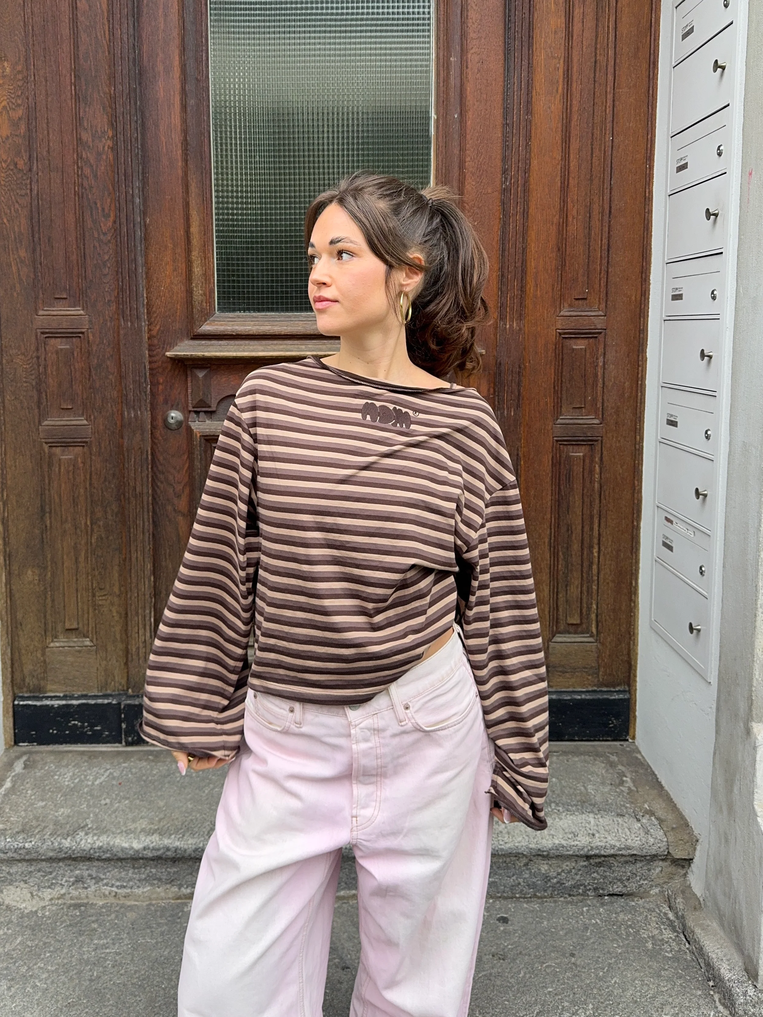 wide neck oversized longsleeve brown stripes - Image 10