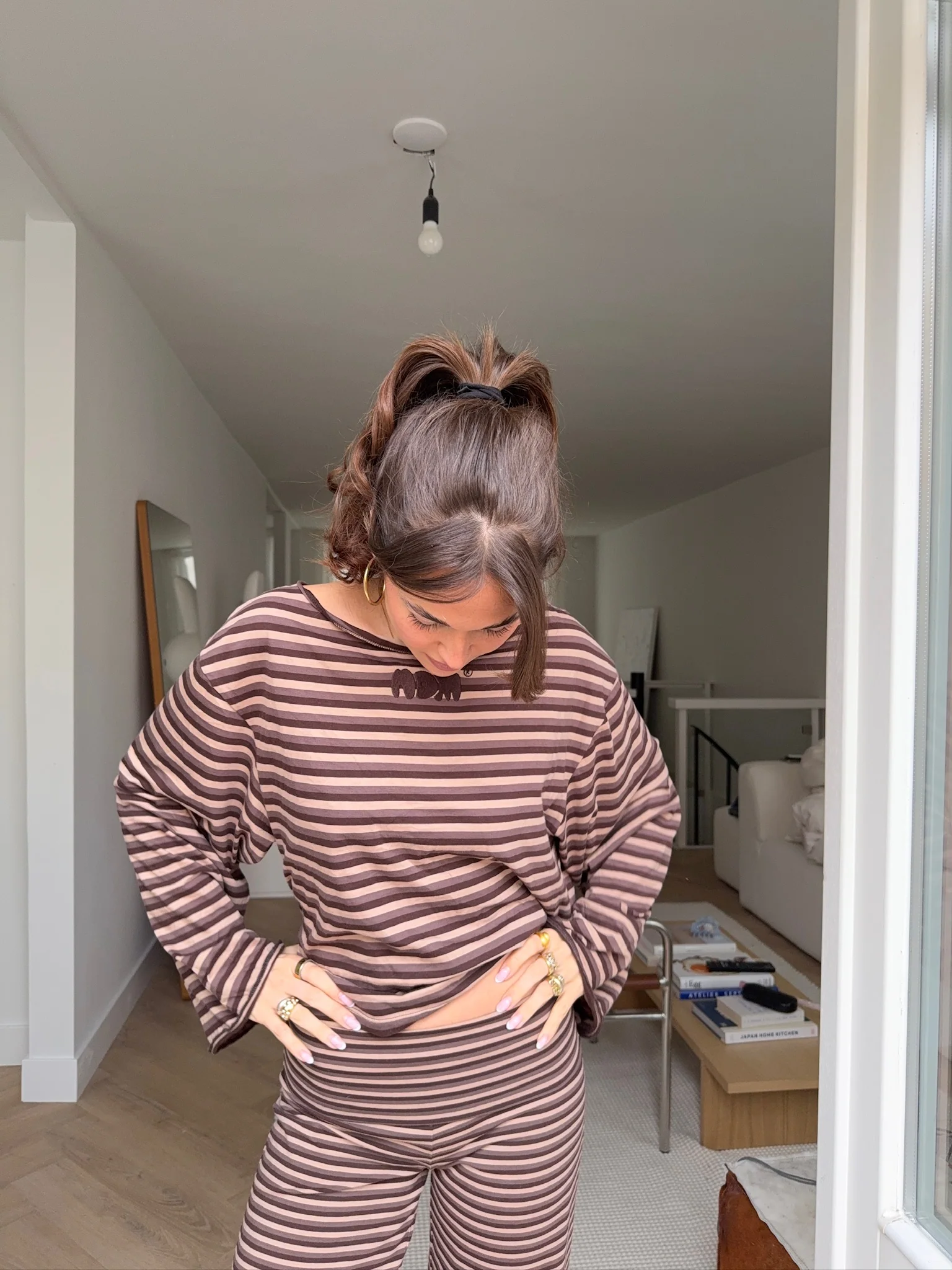 wide neck oversized longsleeve brown stripes - Image 11