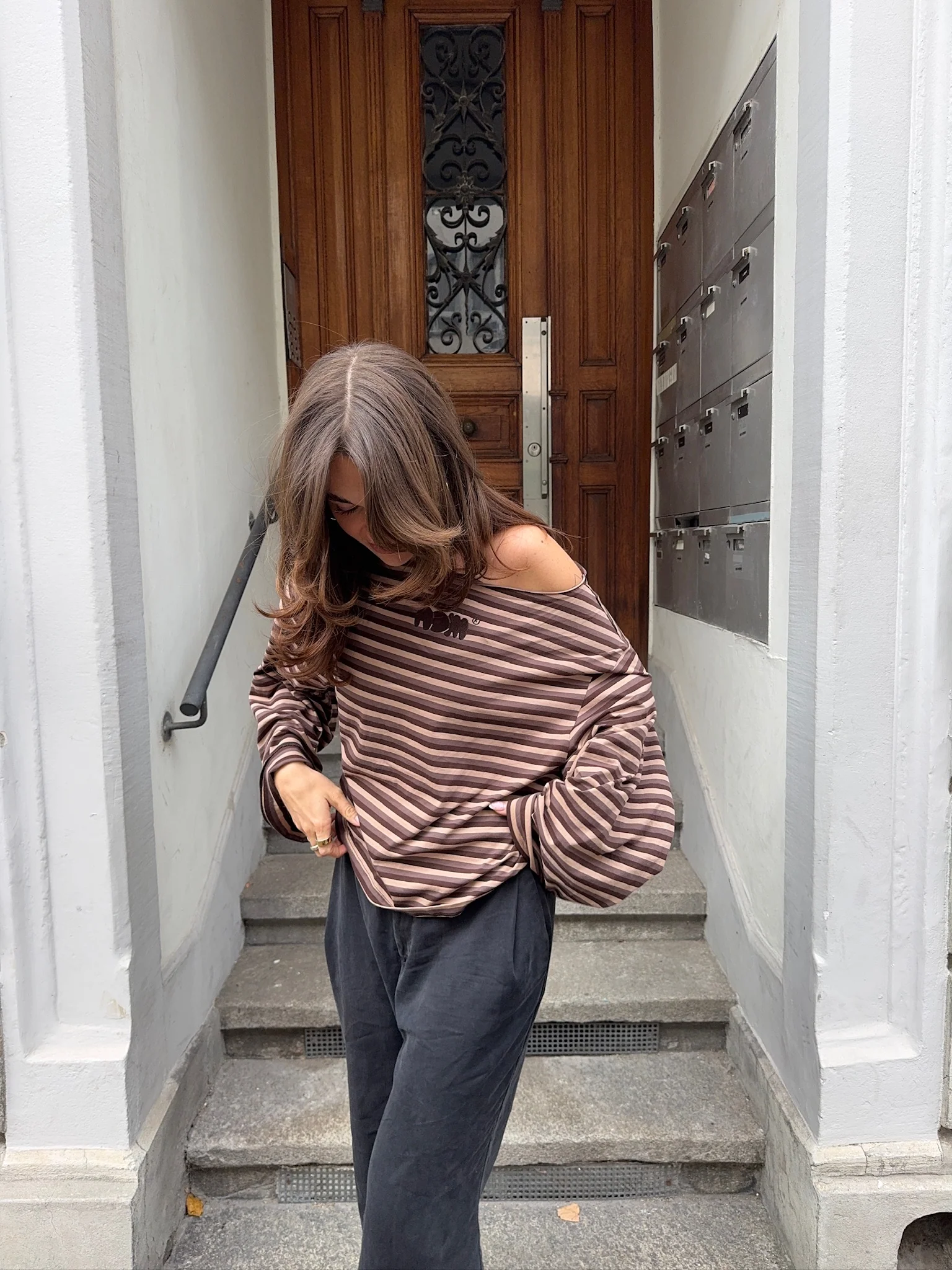 wide neck oversized longsleeve brown stripes - Image 14