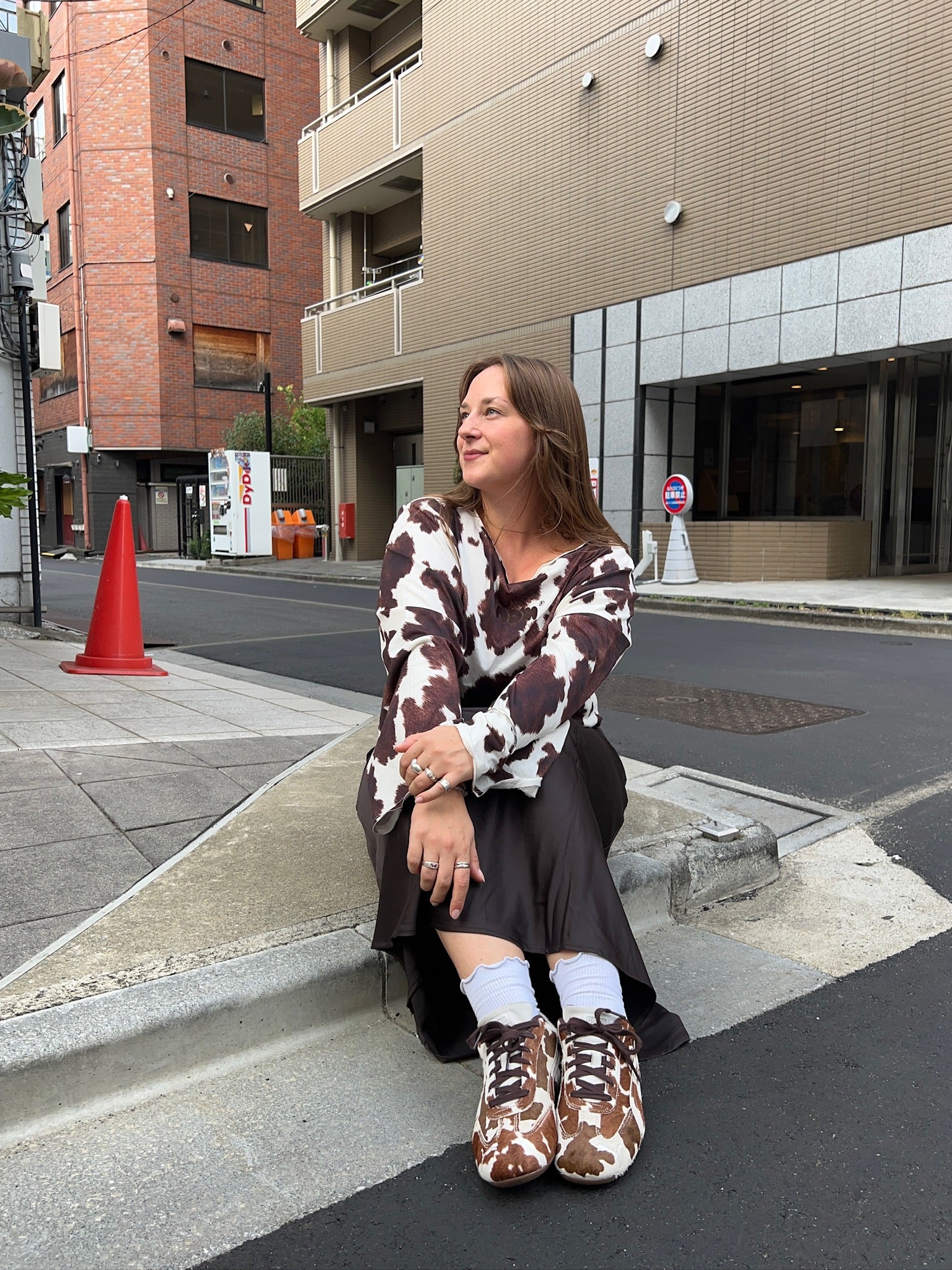 wide neck oversized longsleeve cow - Image 11