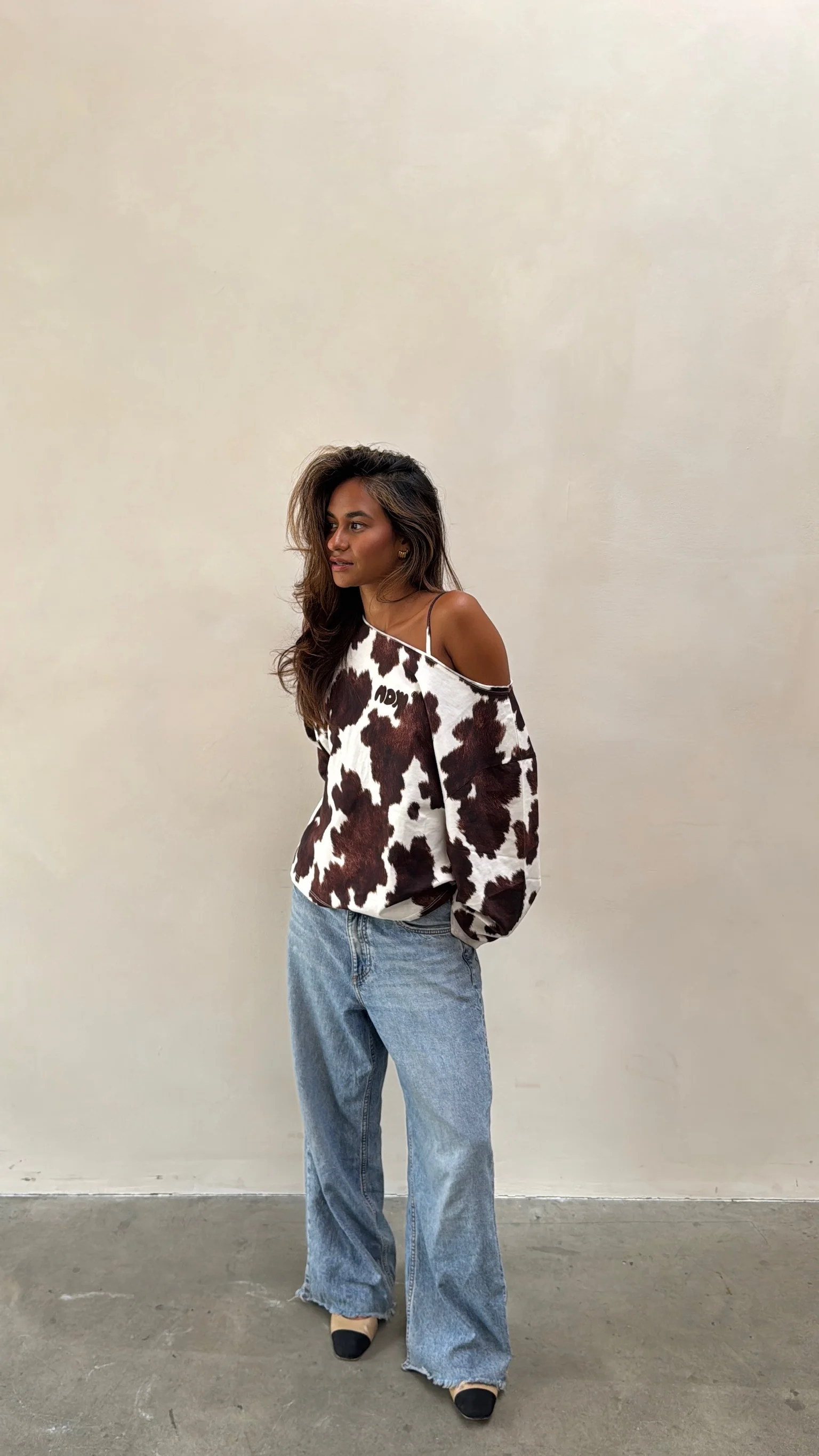 wide neck oversized longsleeve cow - Image 12