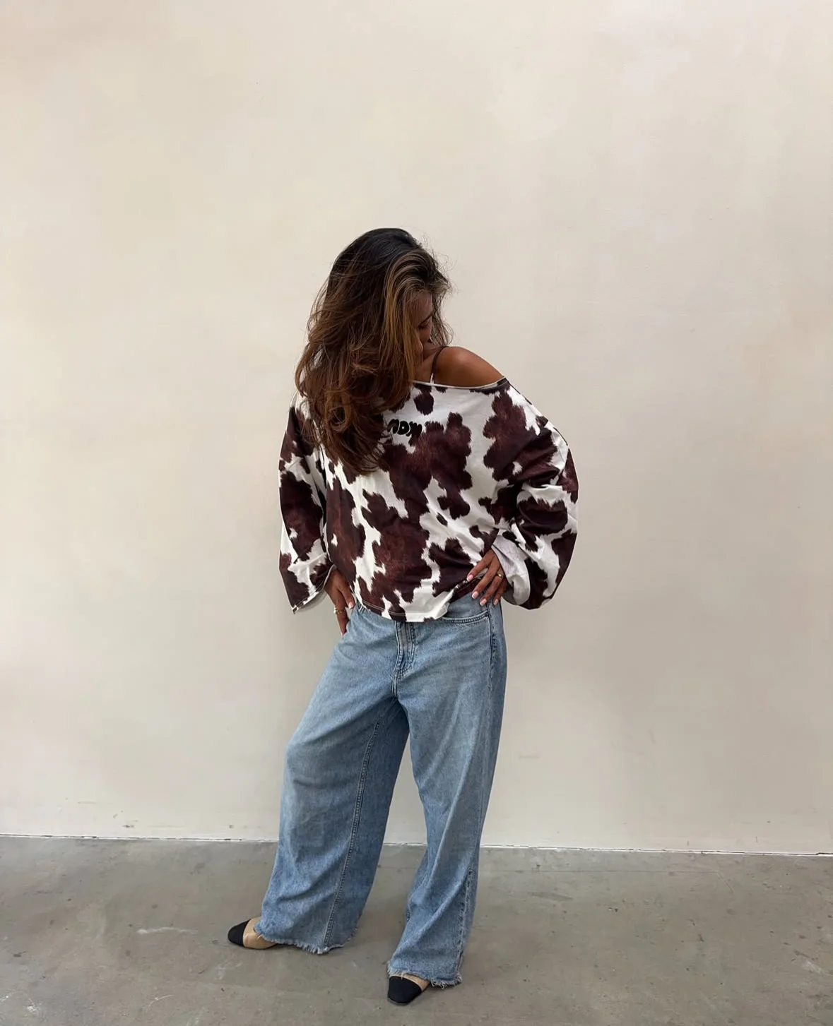 wide neck oversized longsleeve cow - Image 14