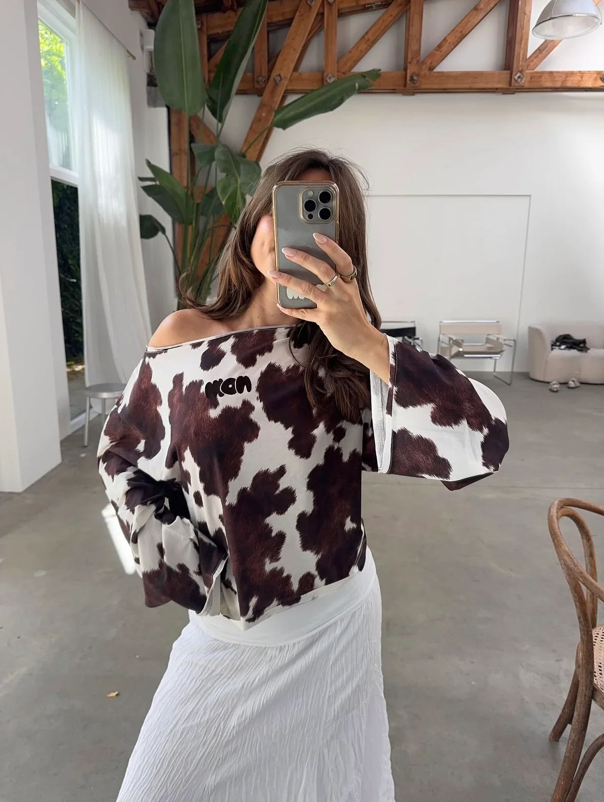wide neck oversized longsleeve cow - Image 9