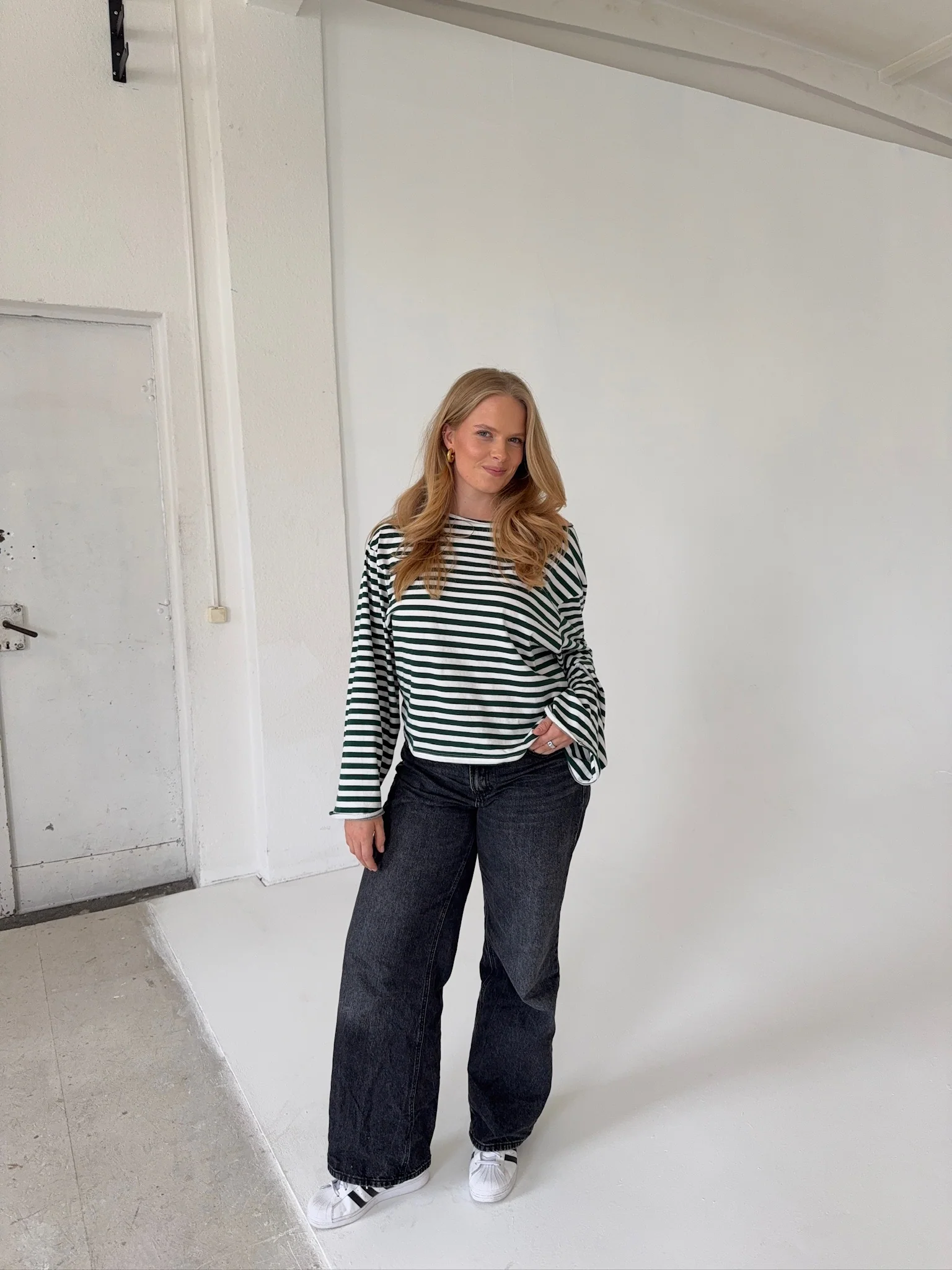 x she's talking - wide neck oversized longsleeve - Image 11