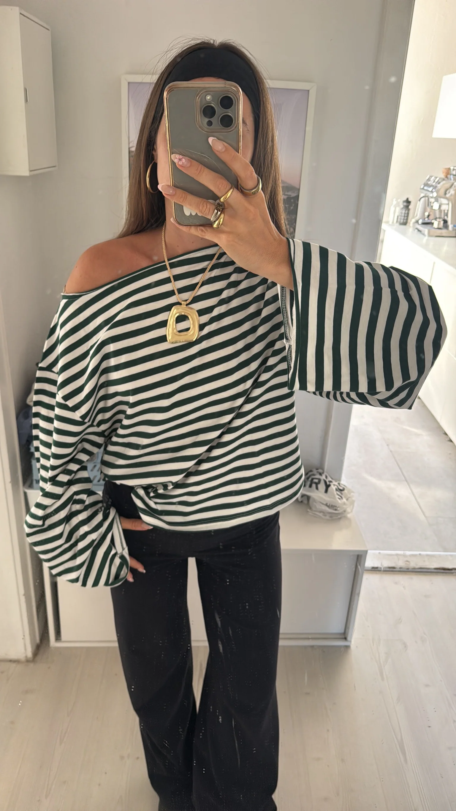 x she's talking - wide neck oversized longsleeve - Image 3