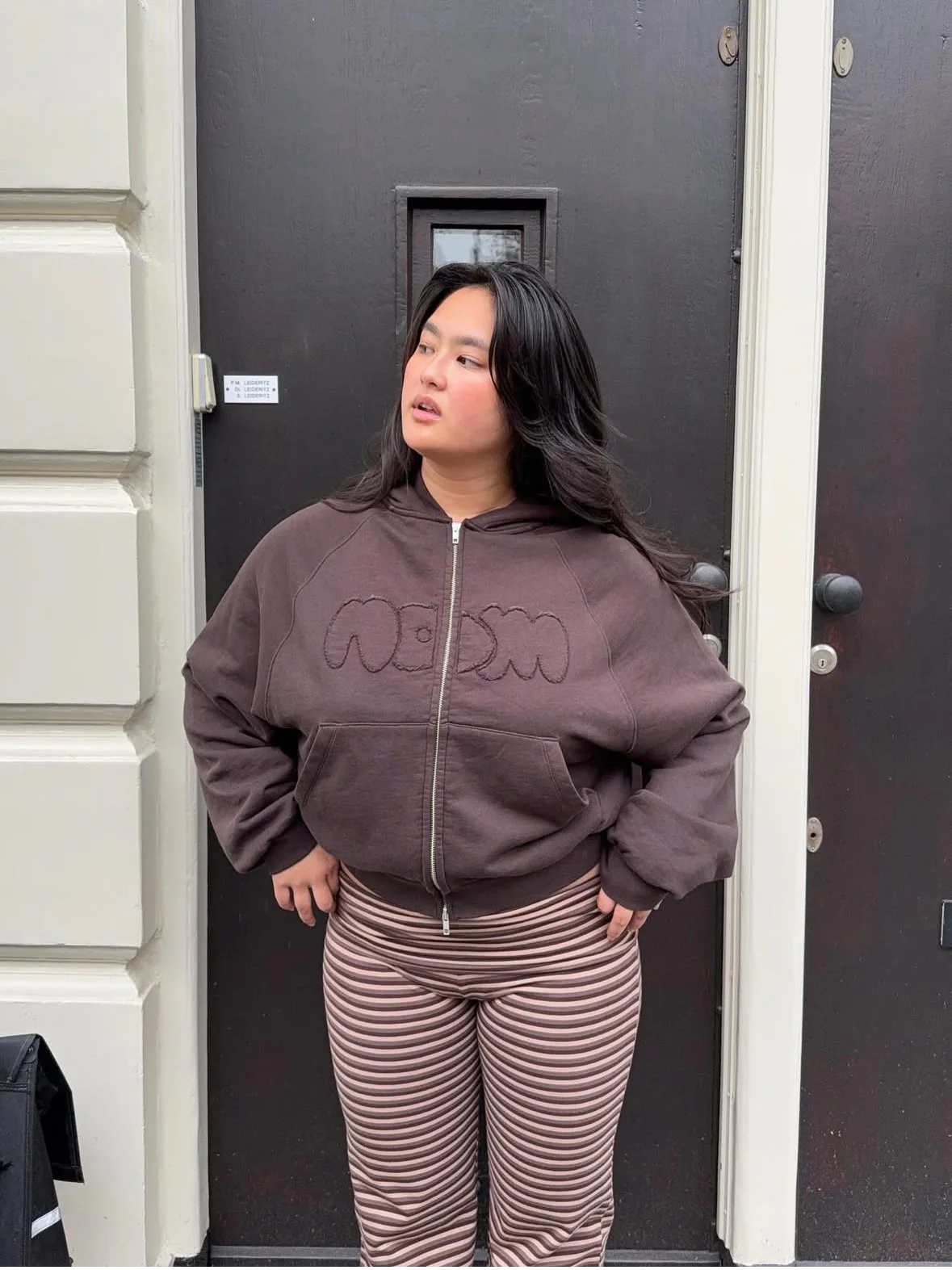 zip hoodie dark brown - Image 5