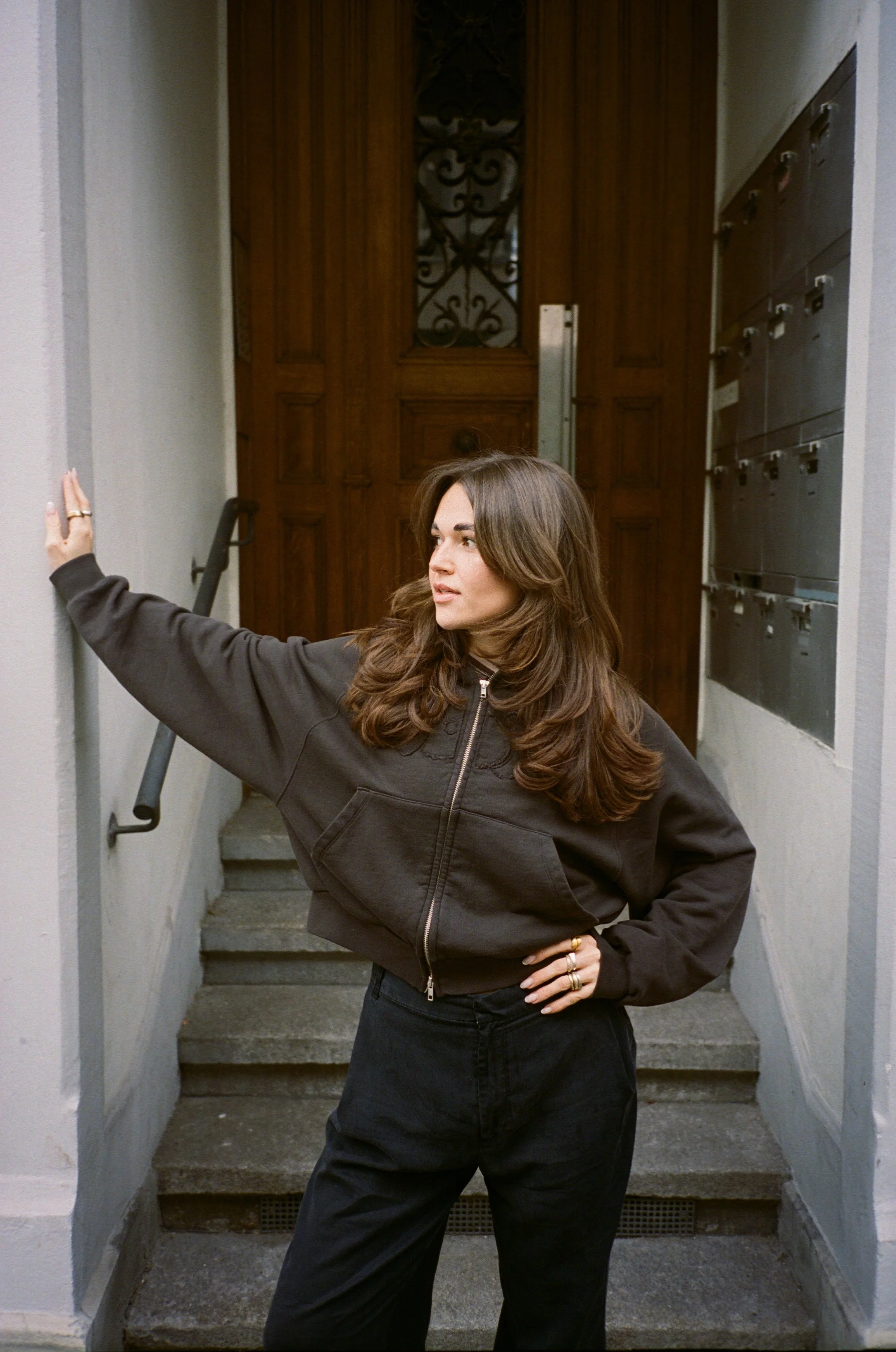 zip hoodie dark brown - Image 9
